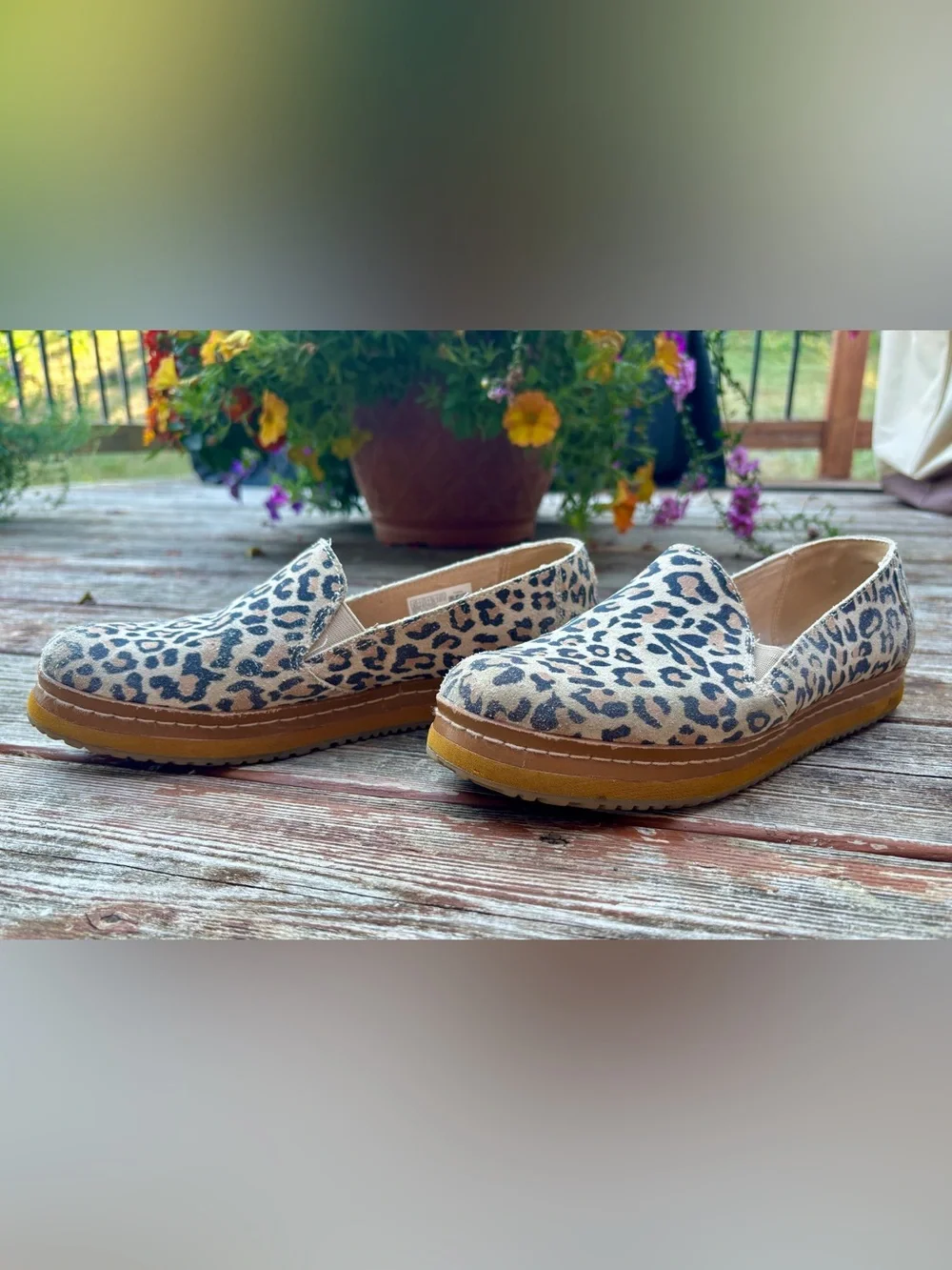 Sz 8.5 TOMS Palma Leather Slip-ons Tan Leopard Espadrilles